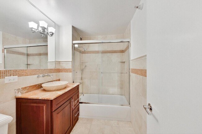 Building Photo - 2 E Erie St