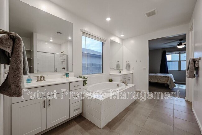 Building Photo - 4593 Bush Bean Way