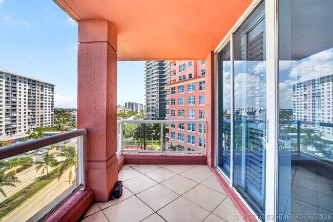 Building Photo - 2100 N Ocean Blvd