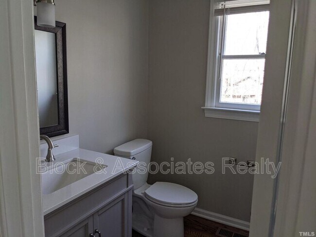 Building Photo - 143 Brannigan Pl
