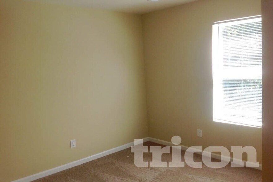 Building Photo - 4911 Magnasco Ln