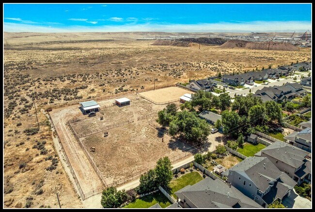 Building Photo - 3 Acre Horse Ranch & Home Rental SE Boise ...