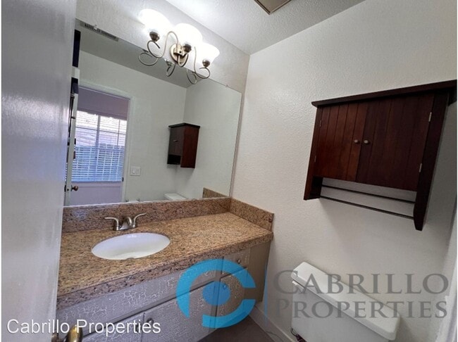 Building Photo - 3 br, 2.5 bath House - 1268 Rachel Circle