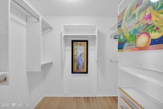 Building Photo - 2437 Burgundy Ct