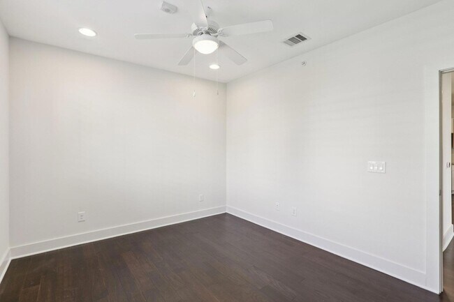 Building Photo - 908 Nueces St