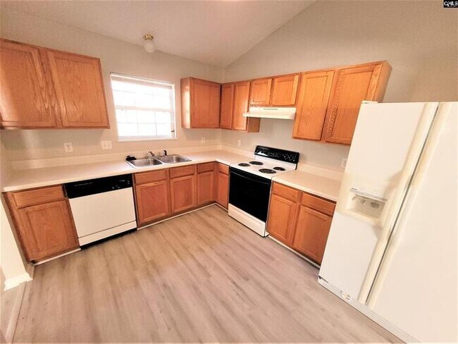 Building Photo - 252 Cherry Grove Dr
