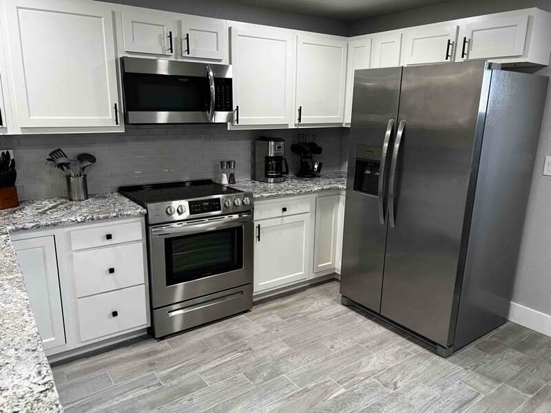 Building Photo - 1659 High Pine Dr