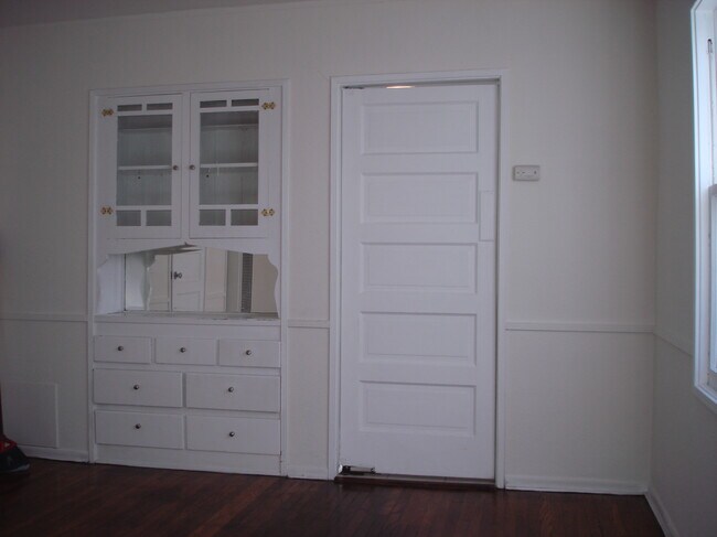 Building Photo - 3705 Hughes Ave