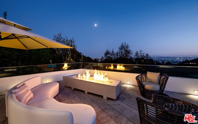 Building Photo - 7080 Mulholland Dr