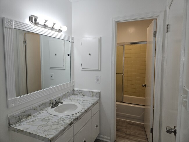 Building Photo - 6427 Starbrook Dr