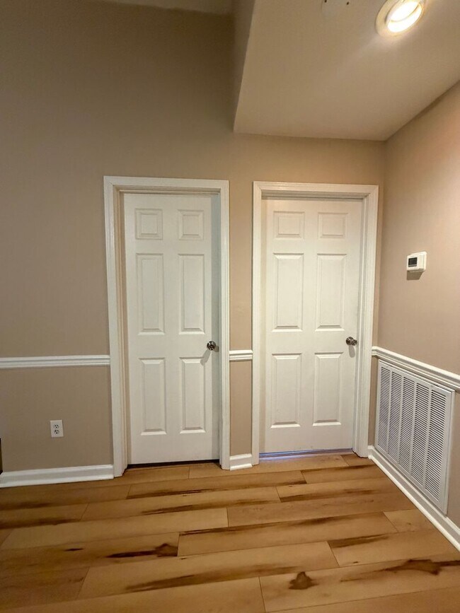 Building Photo - Three Springs Rd. 2188-2190