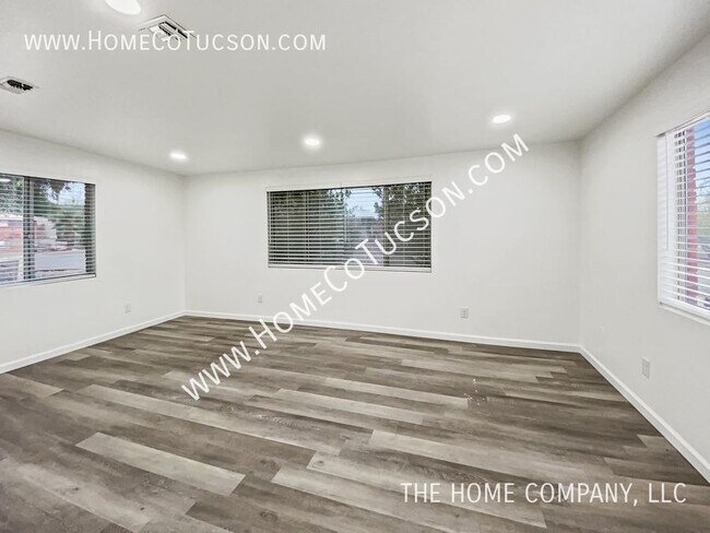 Building Photo - 239 S Placita Aldaco