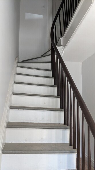 Building Photo - 329 Madison Ave