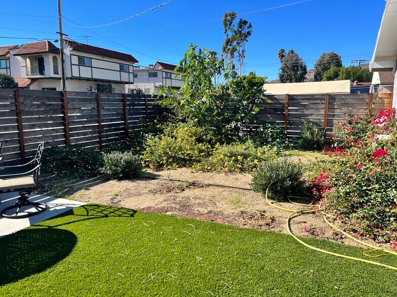 Building Photo - 21621 DuPont St