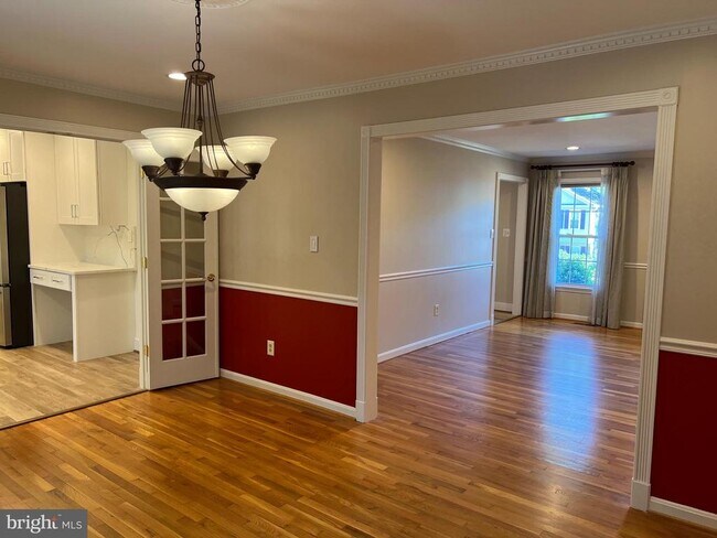 Building Photo - 9502 Tregaron Pl