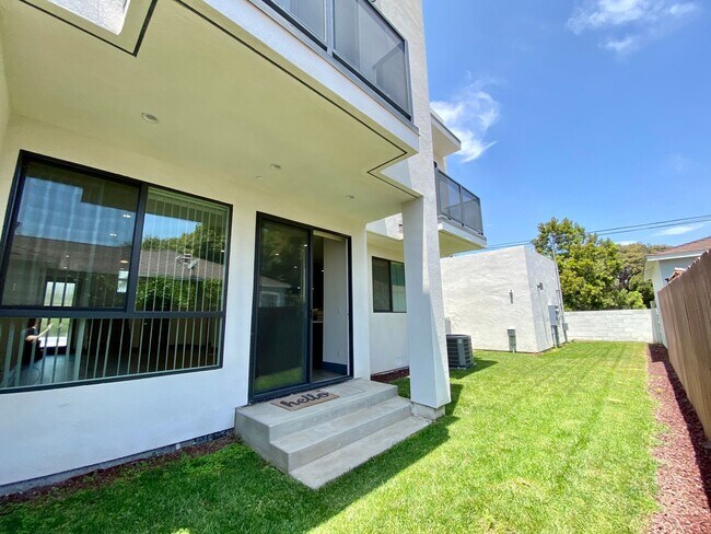 Building Photo - 6437 86th