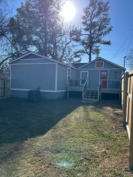 Building Photo - 12034 Main St