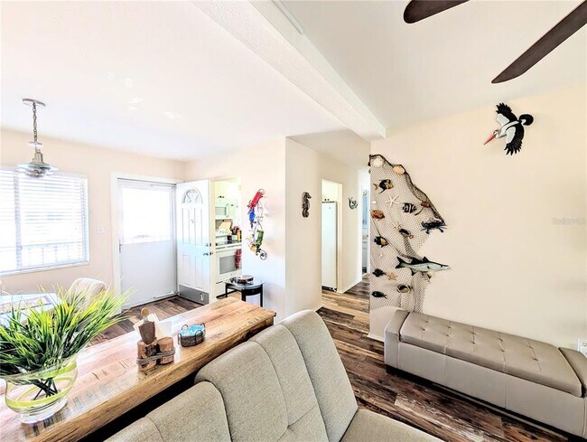 Building Photo - 2328 Canal Dr