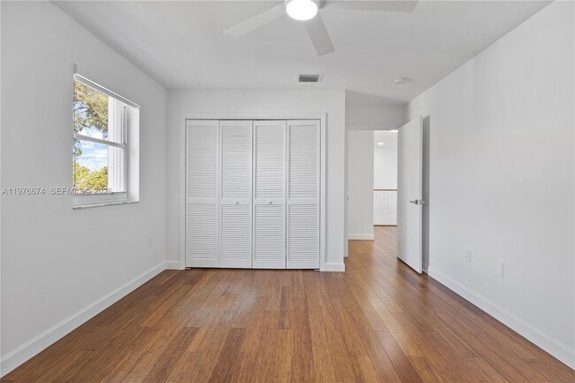 Building Photo - 2870 SW 21st St