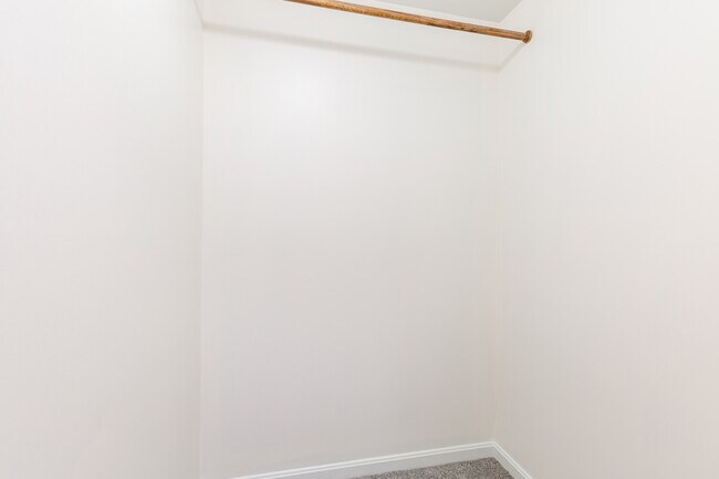 Building Photo - 2241 Lovedale Ln