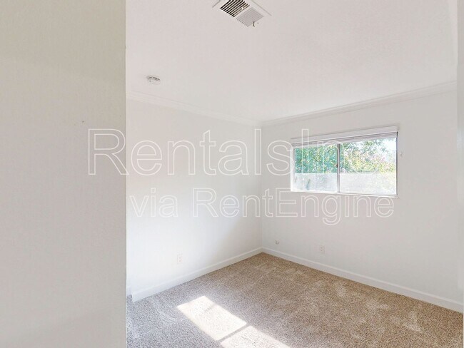 Building Photo - 18213 Happy Ln
