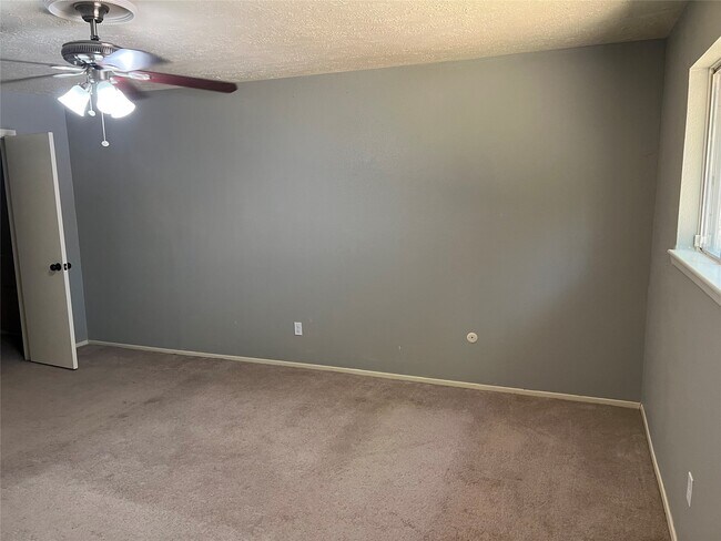 Building Photo - 11318 Beauvoir Dr