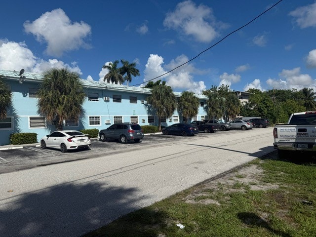 Building Photo - 241 SE 10th Ave