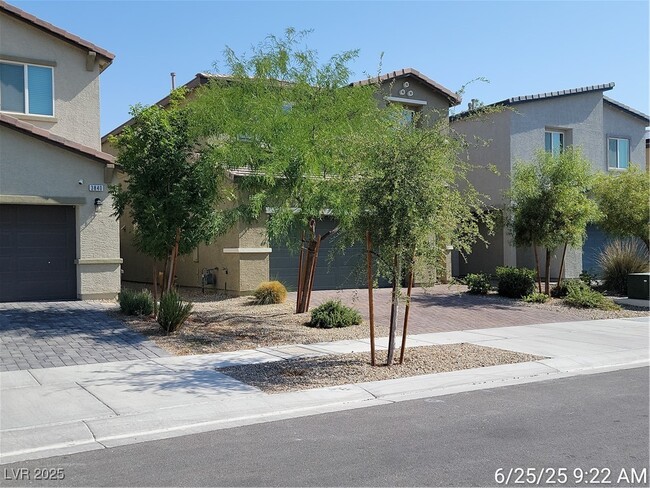 Primary Photo - 3836 Lambent Ave