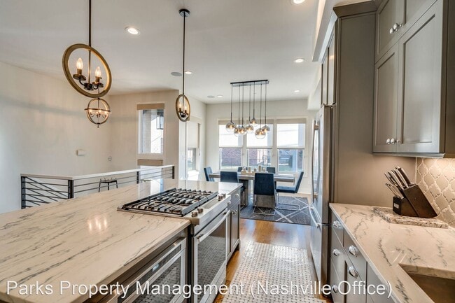 Building Photo - 3 br, 5 bath House - 206 S. 10th Street