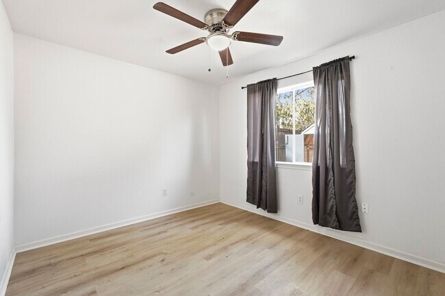 Building Photo - 11011 Almond Grove