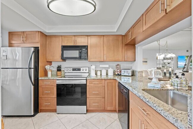 Building Photo - 600 Egret Cir
