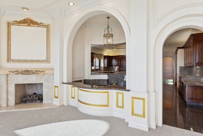 Building Photo - OCEAN VIEW CUSTOM BUILT LUXURY ESTATE