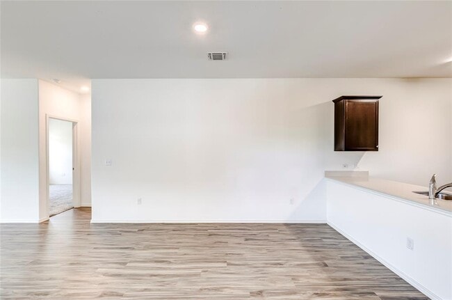 Building Photo - 7420 Tonka Ln