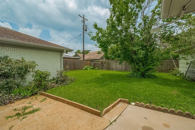 Building Photo - 4115 Mischire Dr