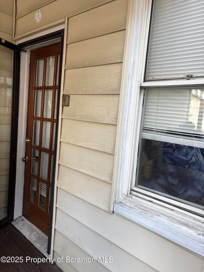 Primary Photo - 1318 N Washington Ave