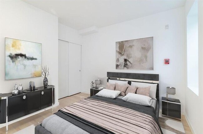 Building Photo - 2722 Hope St