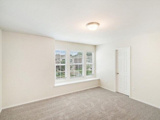 Building Photo - 405 Glendale Dr