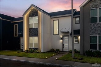 Building Photo - 5604 N Crown Point