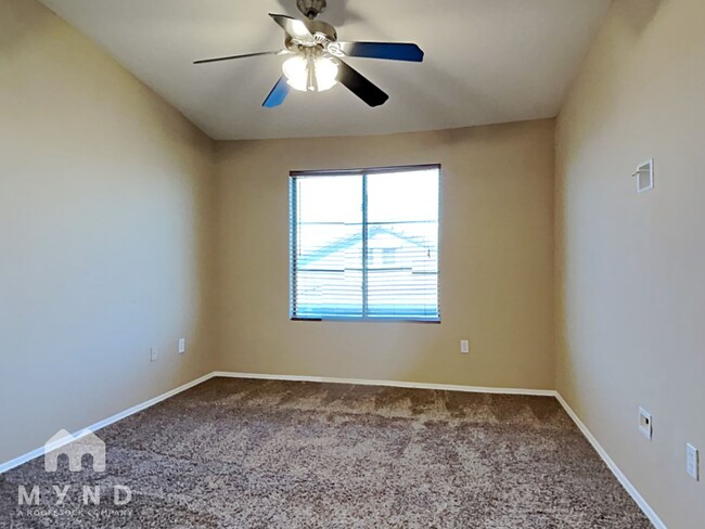 Building Photo - 2401 E Rio Salado Pkwy
