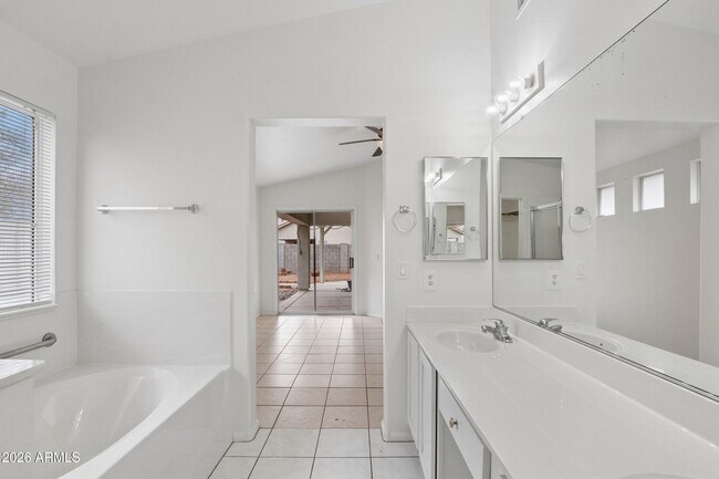 Building Photo - 15661 W Hammond Dr