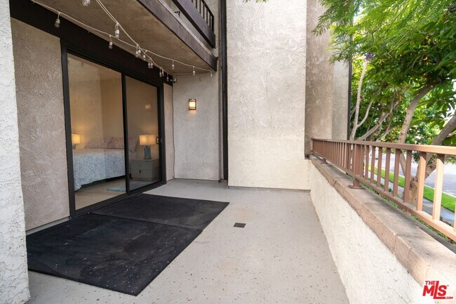 Building Photo - 8110 Manitoba St