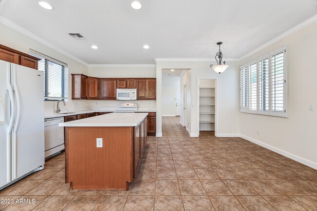 Building Photo - 4046 S Tatum Ln