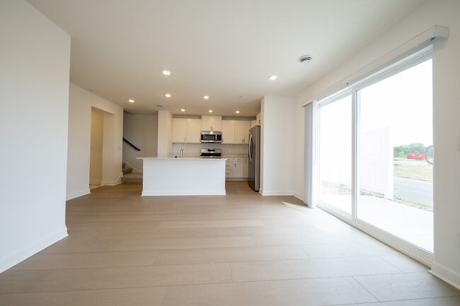 Building Photo - 15142 Archdale Ln