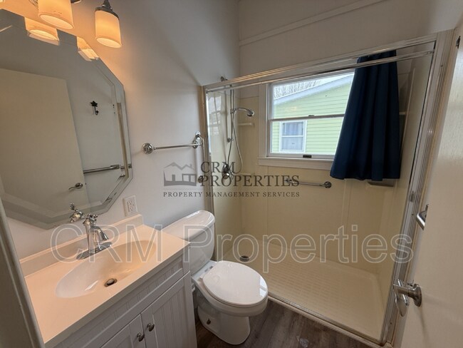 Building Photo - 1004 E Cornell Rd