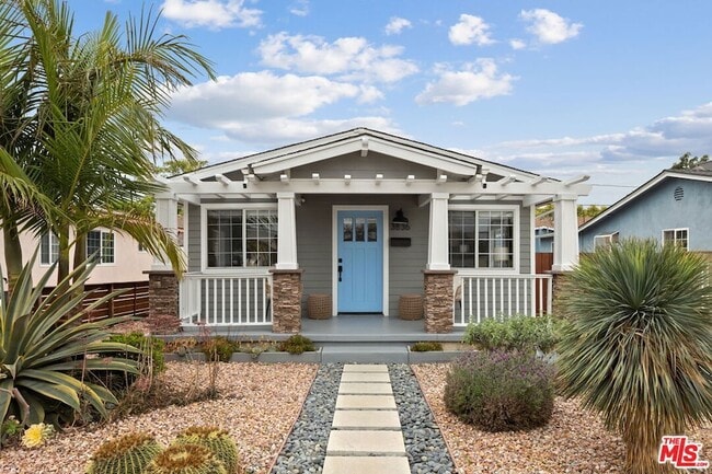 Primary Photo - 3836 Seneca Ave