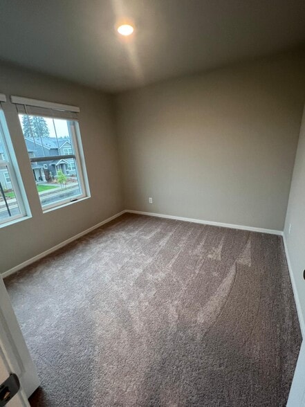 Building Photo - 4259 Savannah Loop NE