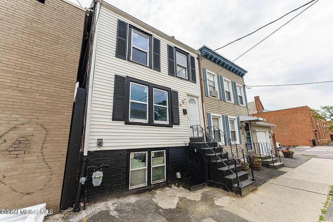 Building Photo - 59 Bradford St