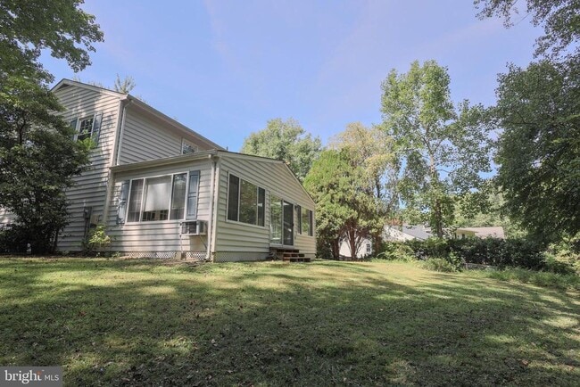 Building Photo - 6431 Brentford Dr
