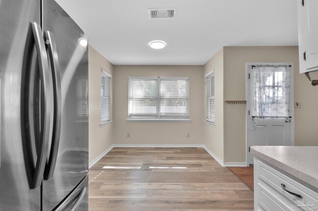 Building Photo - 7710 Charter Oaks Dr