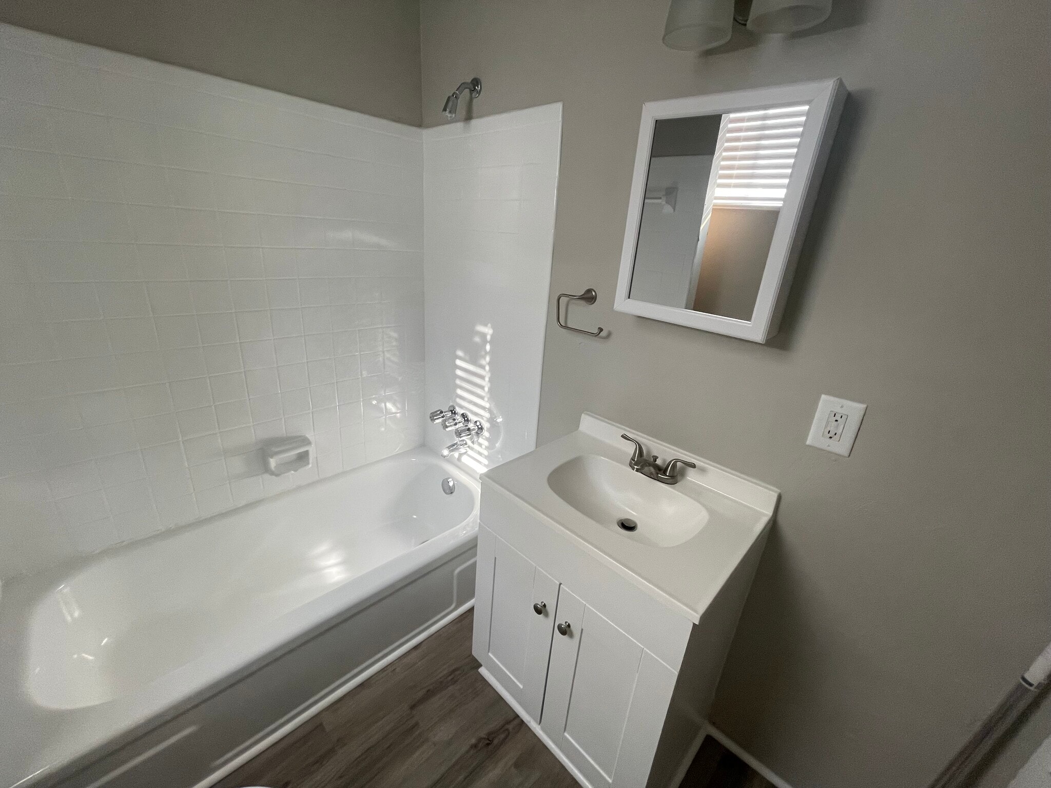 Building Photo - 1157 Olympia Ave